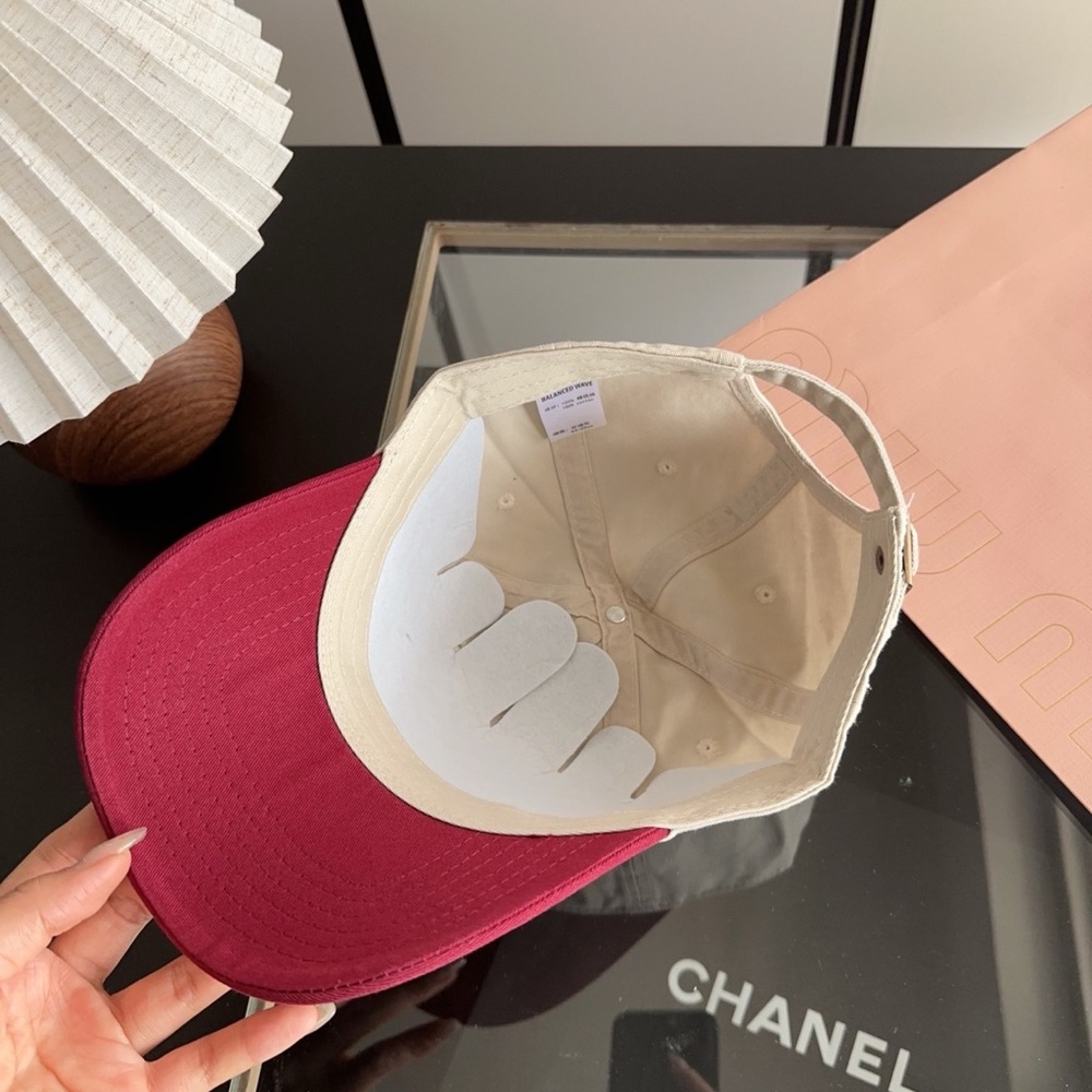 Miu Miu baseball cap for sun protection - Picture 5 of 5
